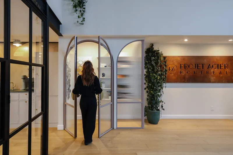 Showroom esthétique Montréal — ambiance clinique beauté
